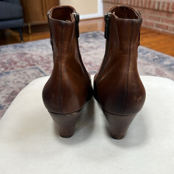 FRYE Phoebe Bootie Women's Side Zipper, Brown Leather Ankle Boot - Picture 3 of 7